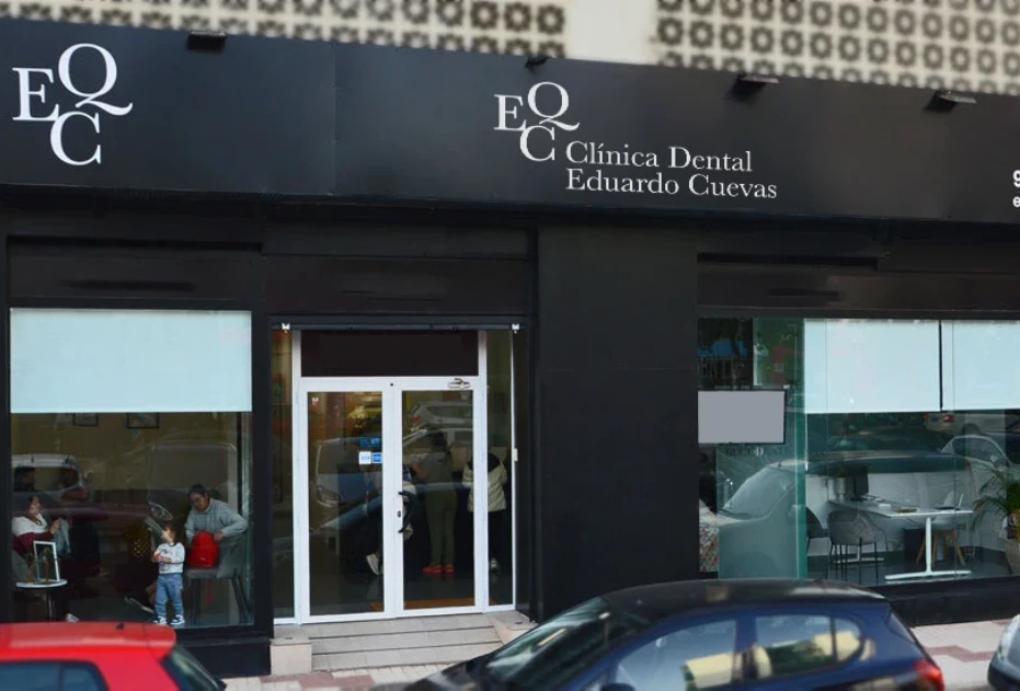 clínica dental en avenida velazquez malaga